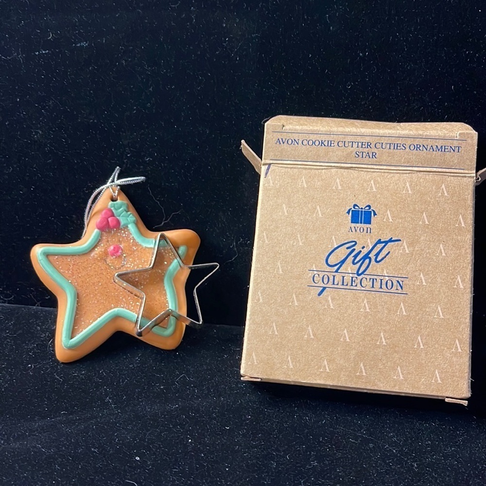 Avon Vintage Cookie Cutter Cuties Ornament - Star